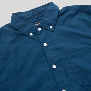 close up front flat lay of washed poplin shirt brandenburg blue